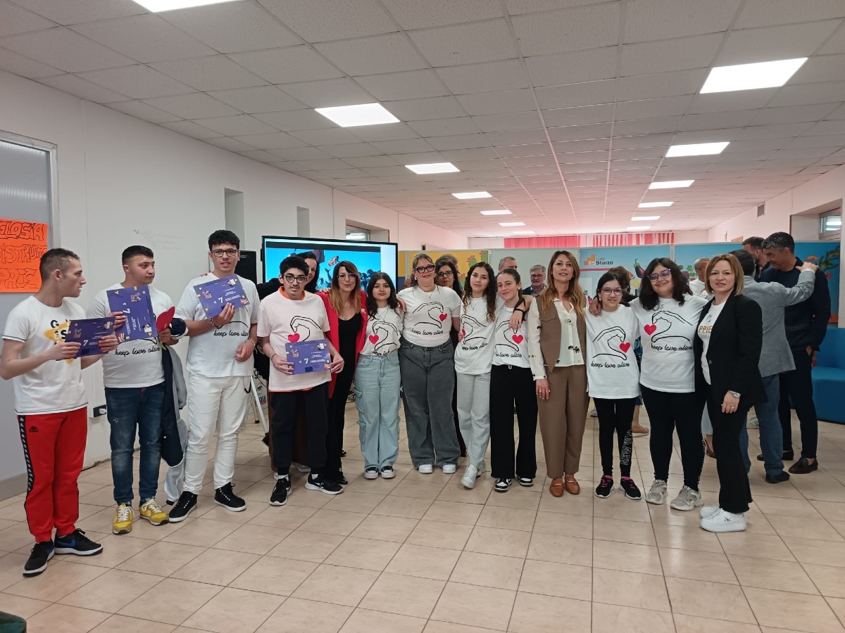 "Tutto a posto e niente in ordine": l’Istituto Sturzo celebra il poeta Enzo Salsetta con arte e parole - 