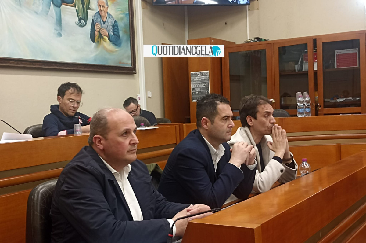 Verifica finale per l'ipotesi di bilancio, Di Stefano attende gli ultimi atti - Di Stefano insieme agli assessori Franzone e Di Cristina