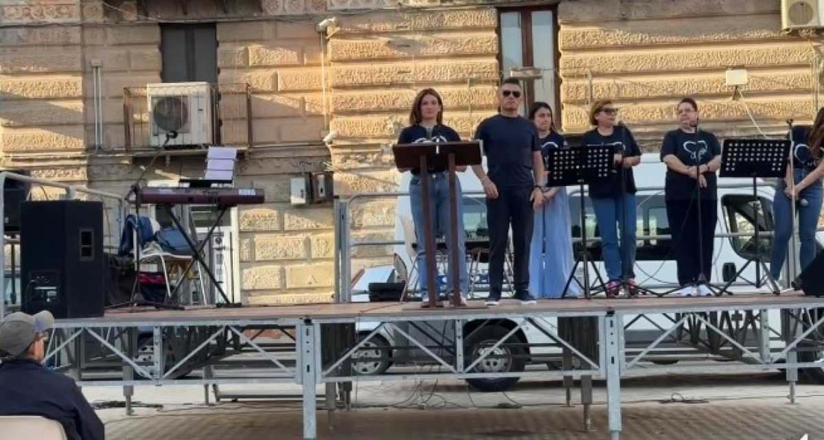 Risveglio evangelico, canti e testimonianze in piazza Umberto I: incontri fino al 31 maggio - 