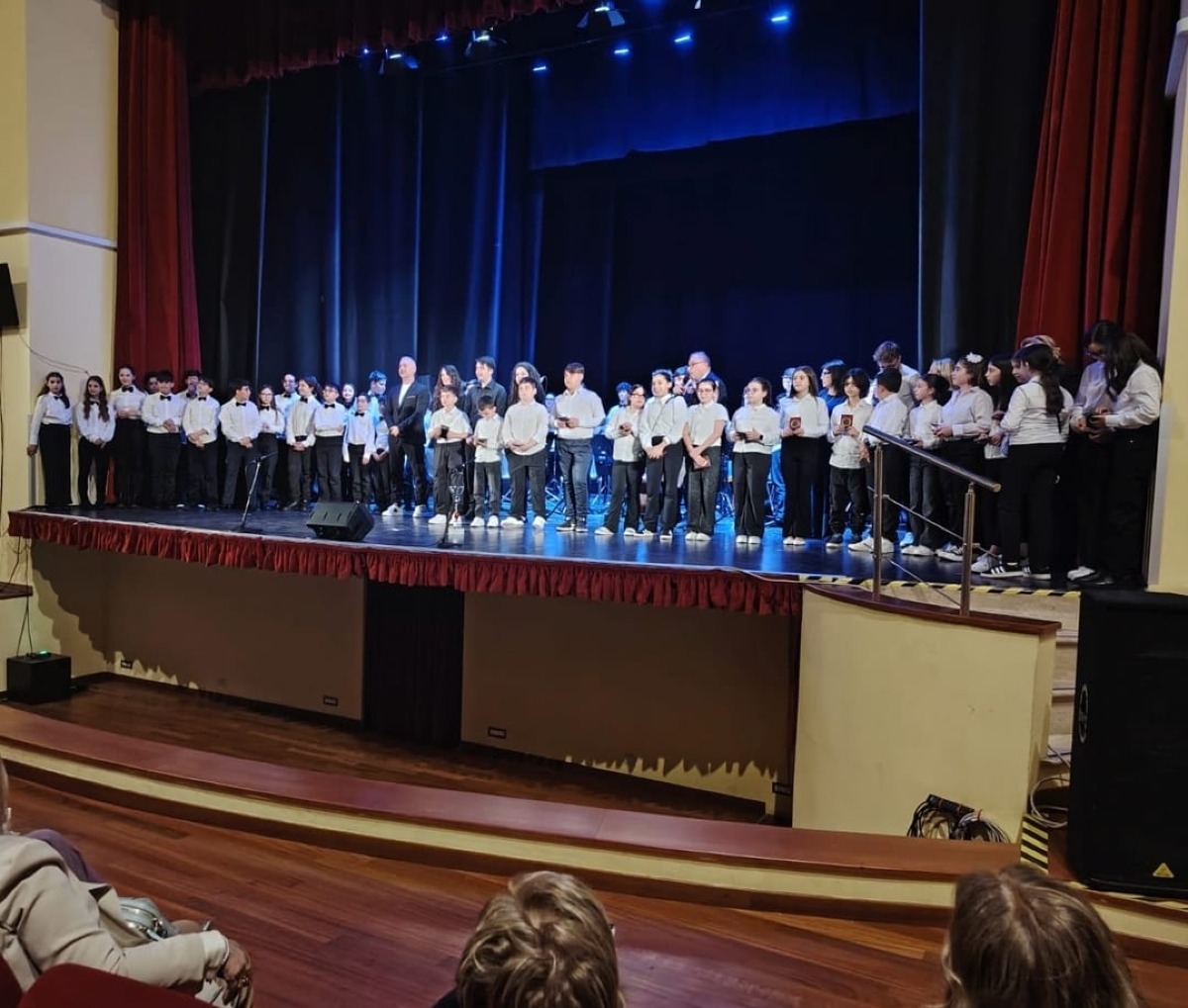 Gli studenti della Romagnoli portano la magia al teatro Eschilo - 