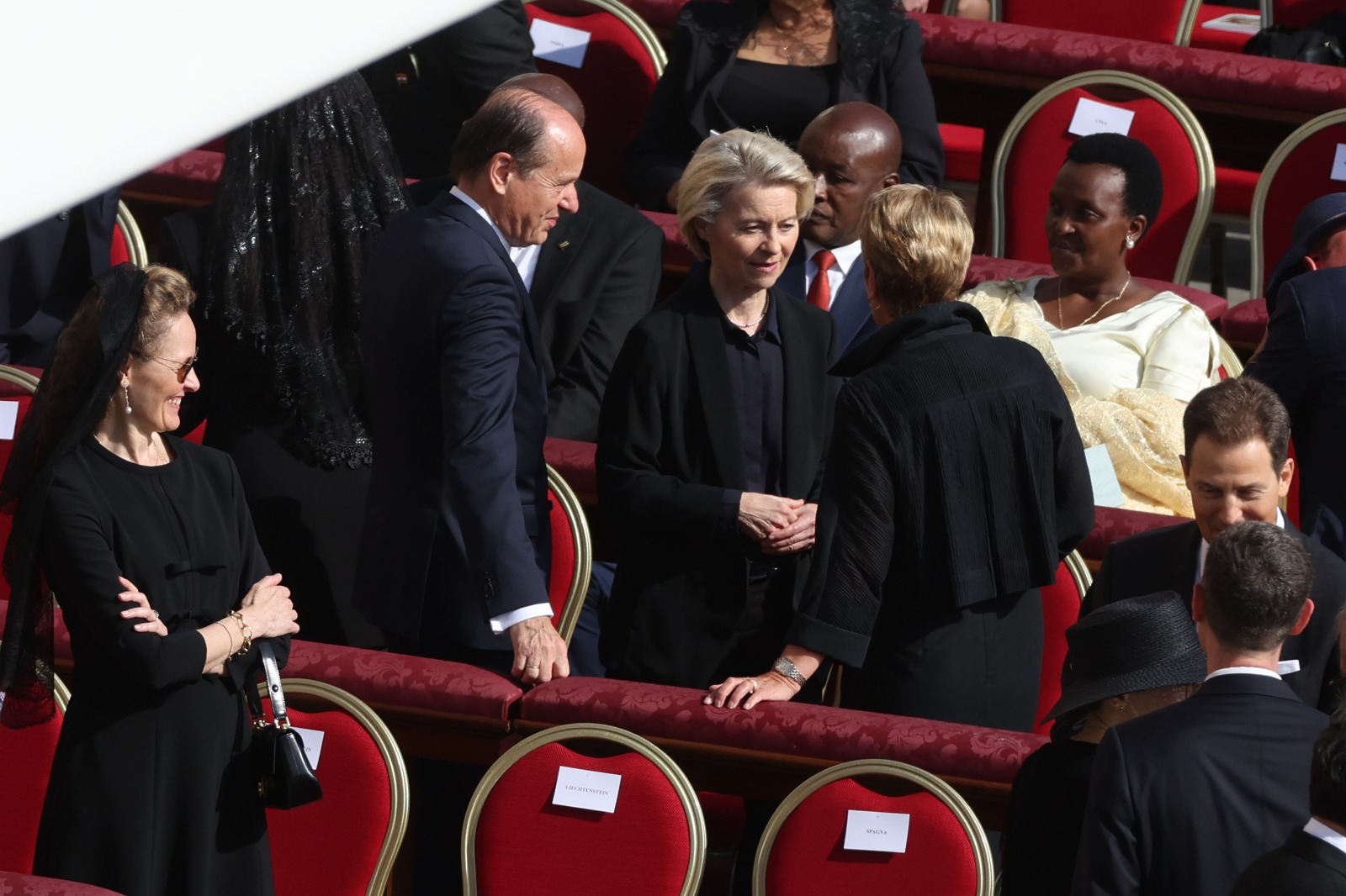 Von Der Leyen “Dare forma al profondo messaggio di pace del Papa” - 