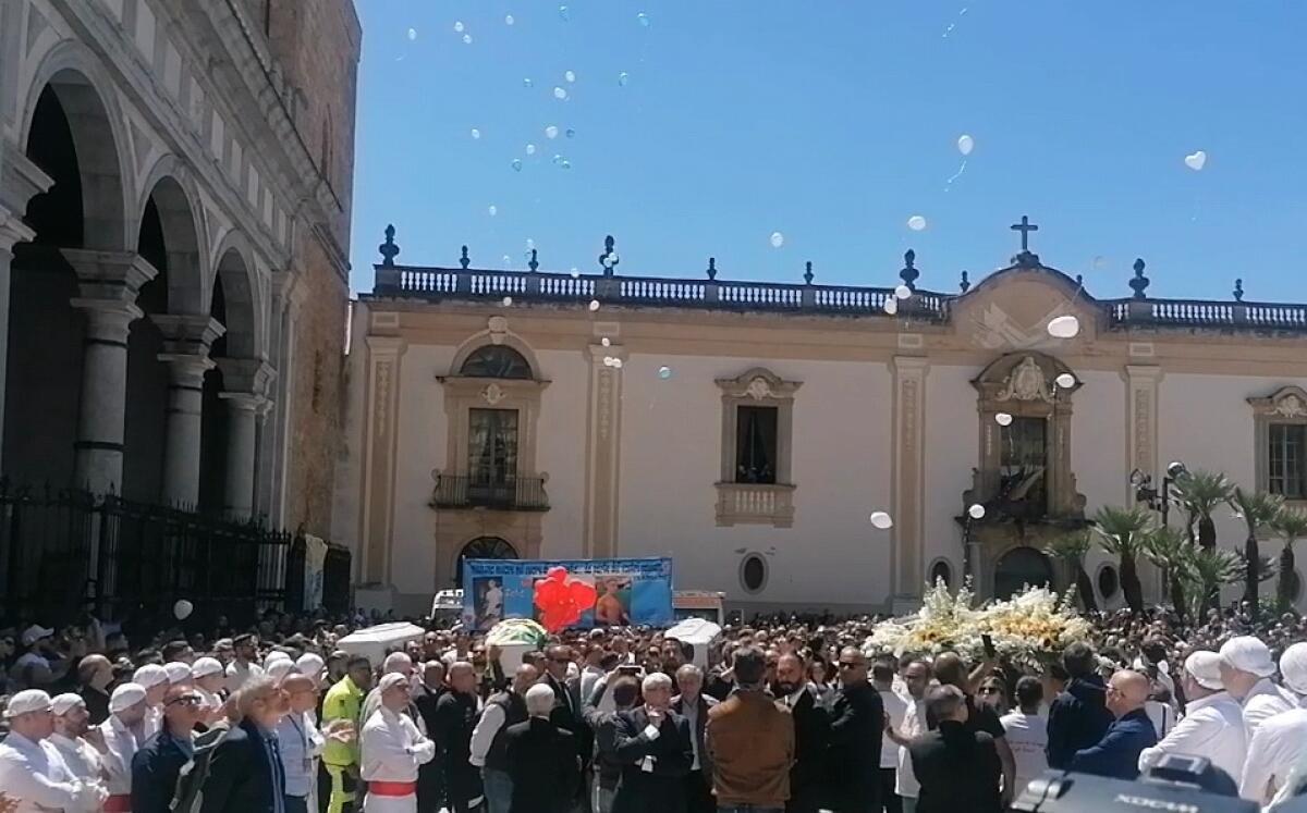 Strage di Monreale, ai funerali delle vittime le lacrime di un intero paese - 