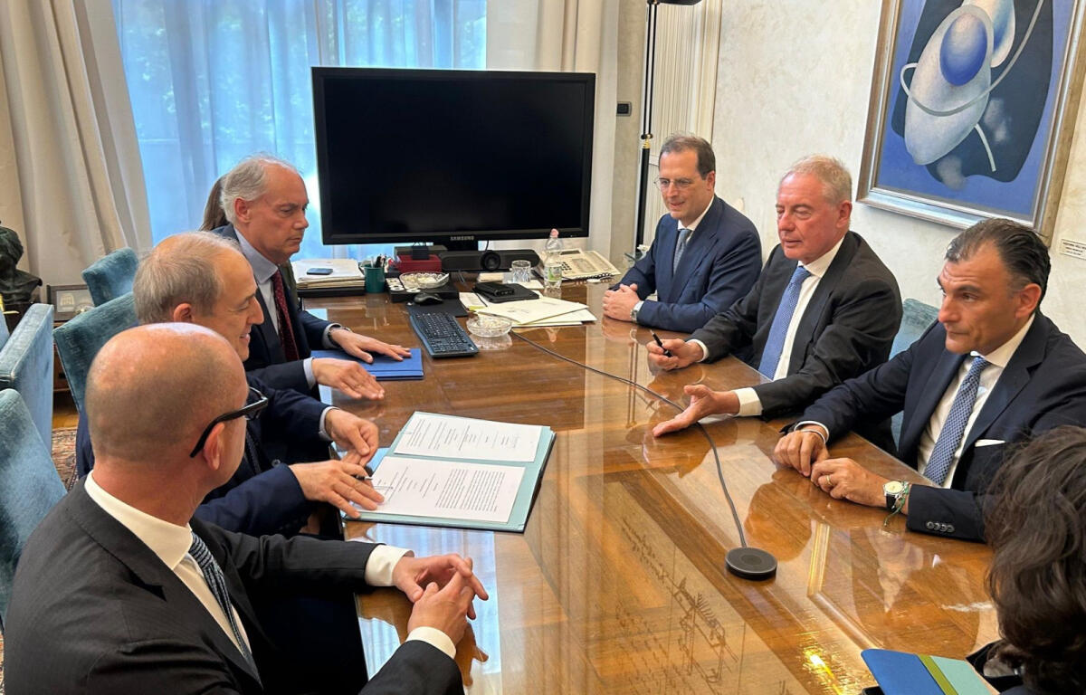 Firmato il contratto di sviluppo per il nuovo impianto STM a Catania - 