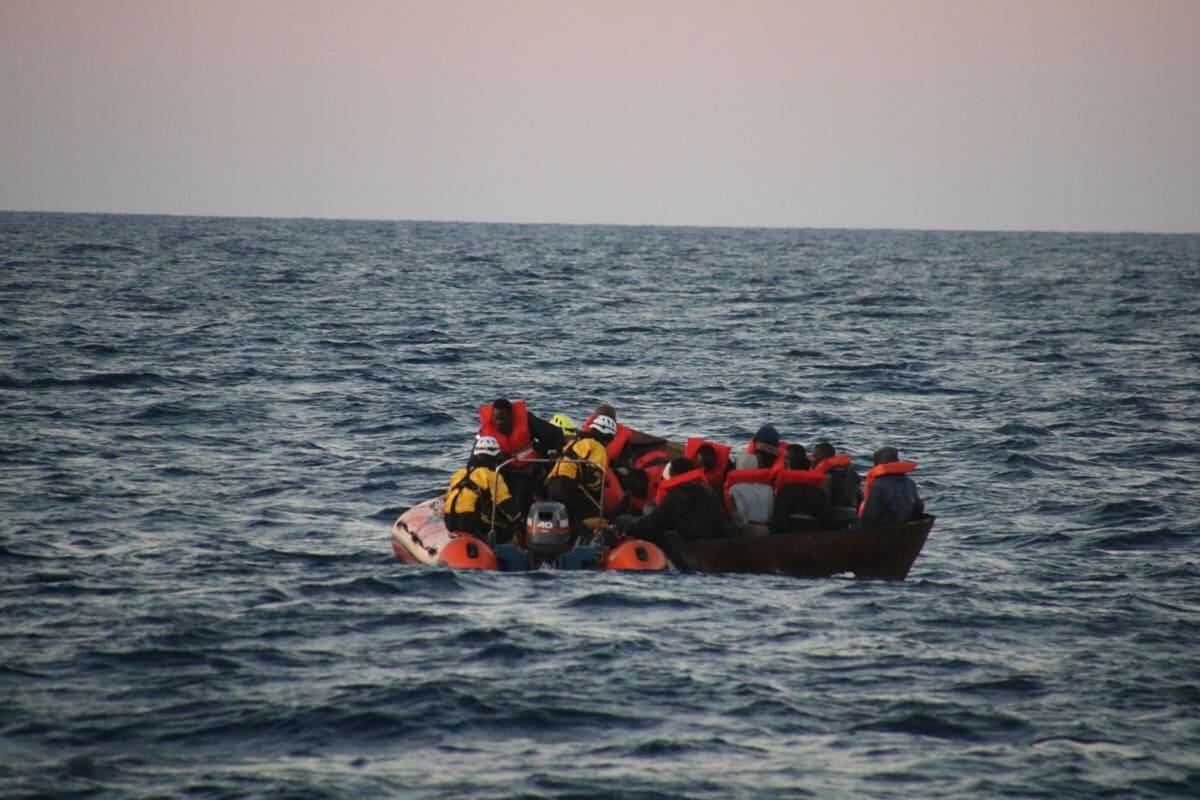 Nuova tragedia del mare a Lampedusa, recuperati i corpi senza vita di due bambini - 