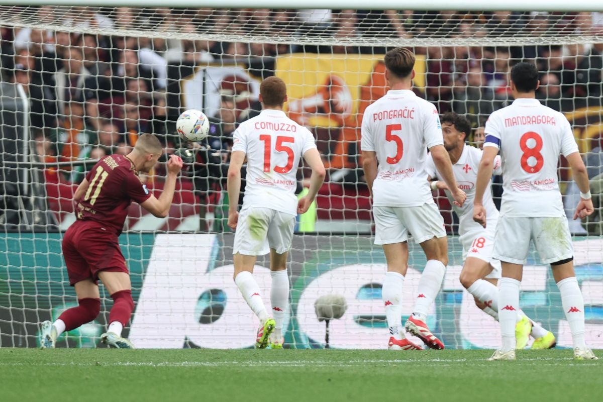 La Roma non molla il sogno Champions, battuta la Fiorentina -