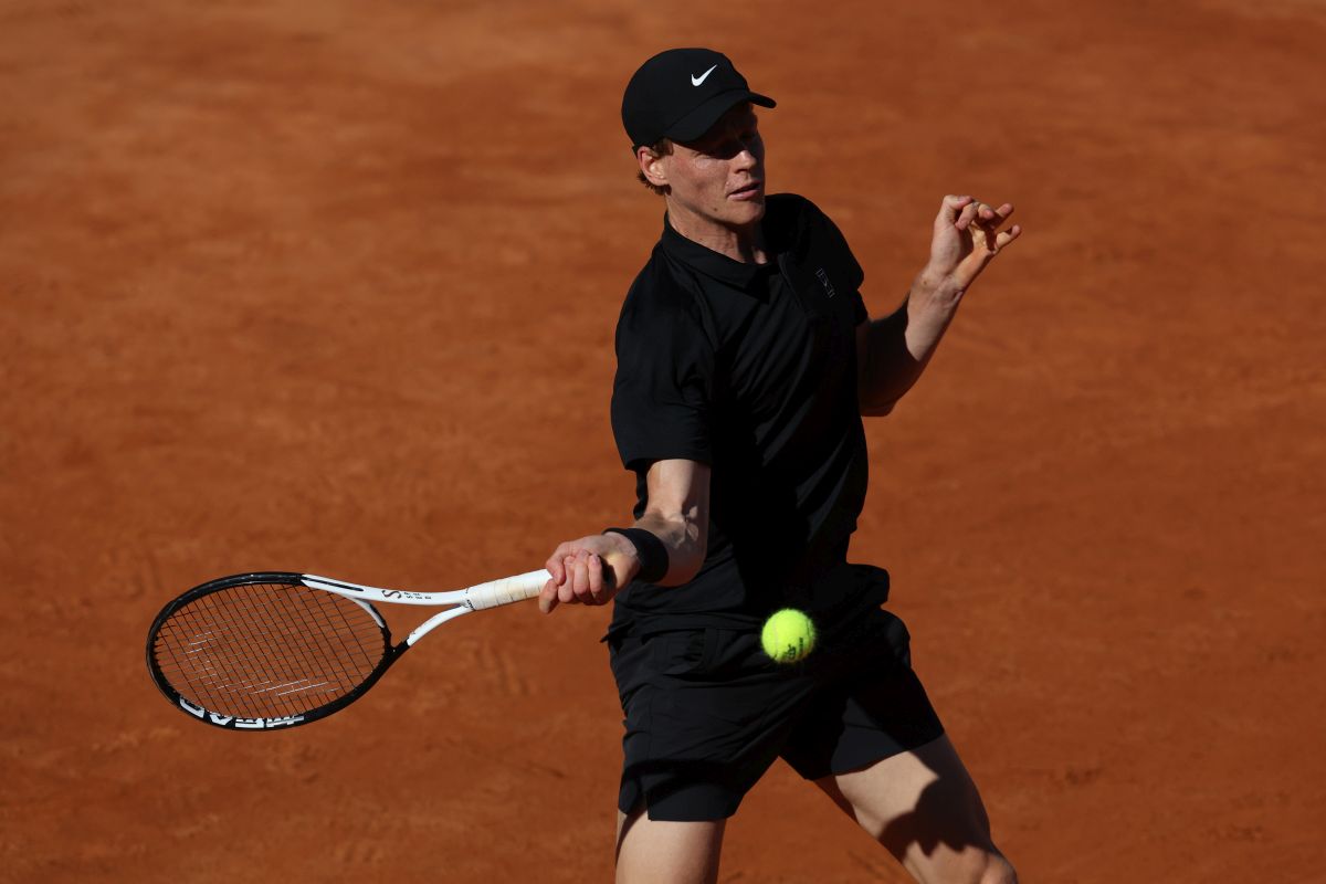 Sinner batte De Jong e raggiunge gli ottavi a Roma - 