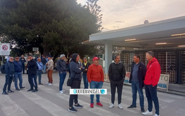 Indotto, non si ferma la protesta degli operai Irmes: 