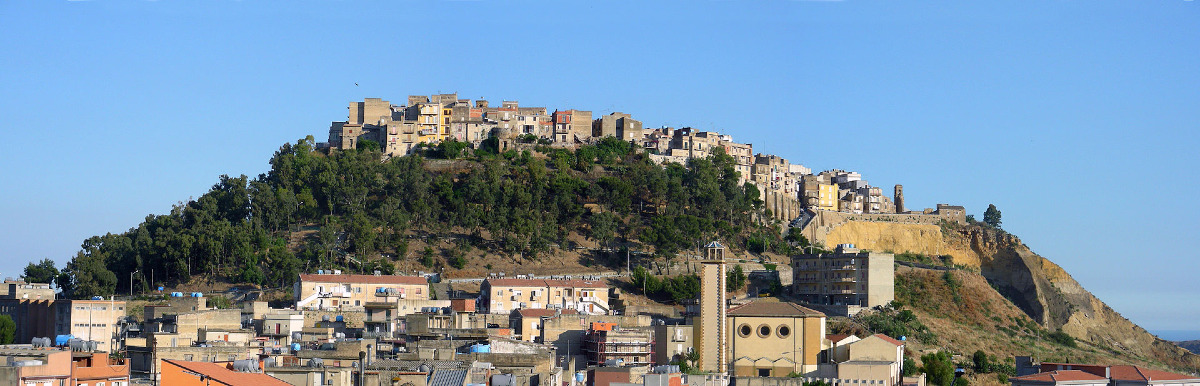C'è un borgo a Caltanissetta con una vista mozzafiato | È nascosto tra le colline ed è meta ambitissima - Foto: Satrebil100/Wikipedia