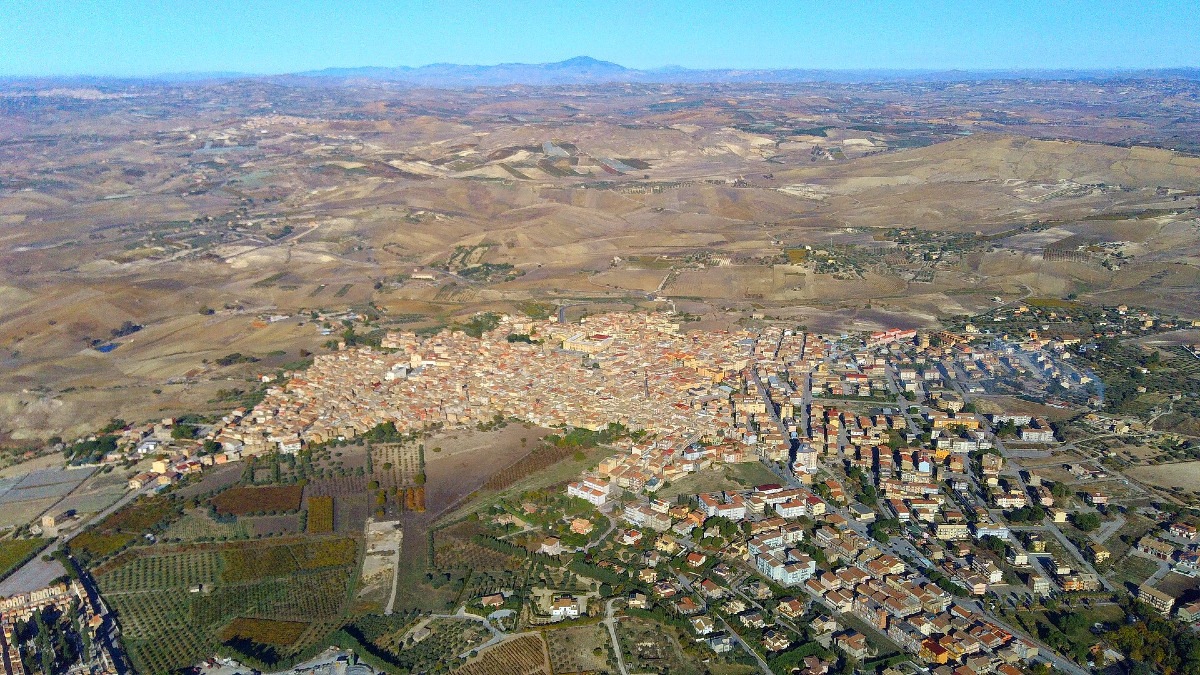 Lo chiamano il "paese dello zolfo" | Dove si trova e tutte le sorprendenti curiosità - Foto: Hohepa3580/Wikipedia