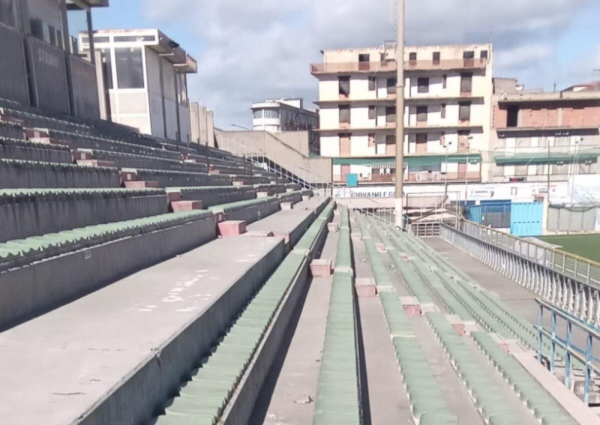 Lavori stadio e nuova struttura polivalente a Macchitella, iter gare all'Urc territoriale -