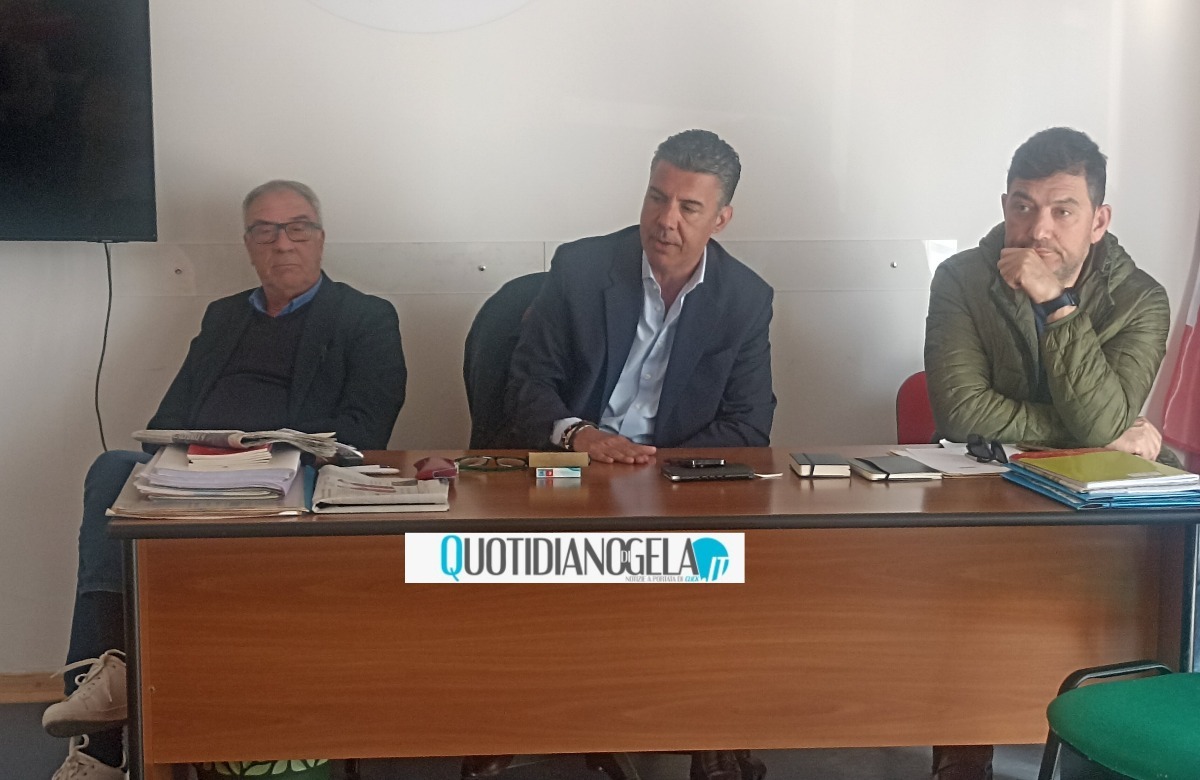 "Referendum è una bocciatura", Donegani: "Occorre una svolta, ci sono forze distanti dall'elettorato" - Donegani e i dirigenti "PeR"
