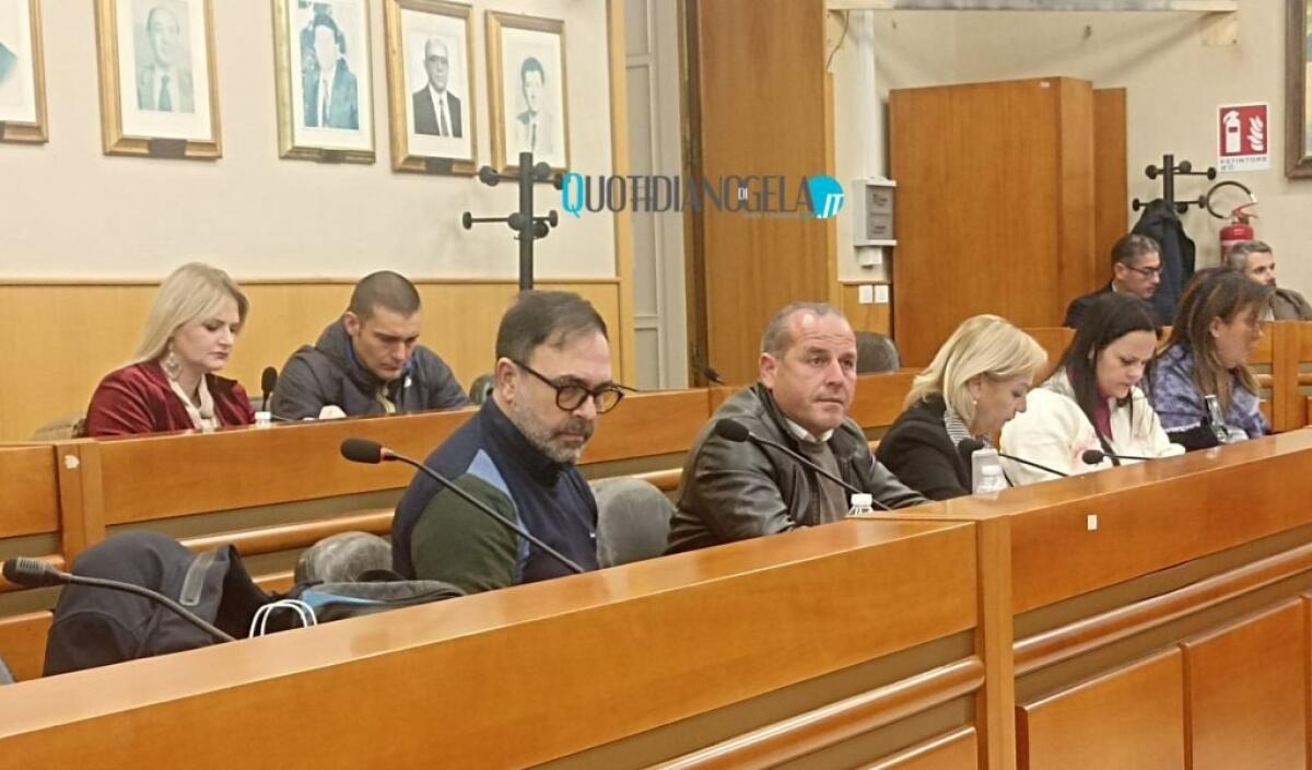 Ghelas, opposizione cerca una linea comune: ci sarà una riunione interna - I consiglieri di opposizione