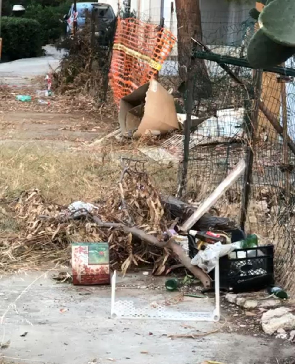 Degrado dietro la clinica Santa Barbara, interviene l’amministrazione - 