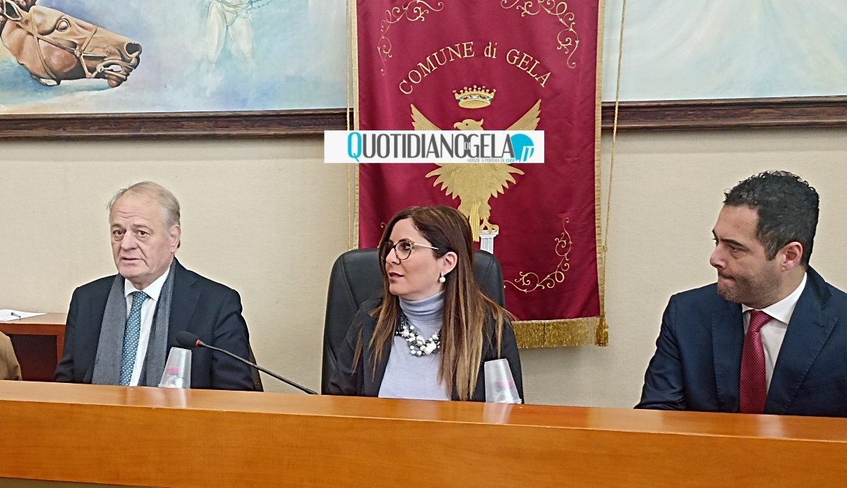 "Armi e crack preoccupano", Di Stefano all'antimafia: "Più risorse e recupero sociale ex detenuti" - Cracolici, Di Stefano e il presidente del consiglio comunale Giudice