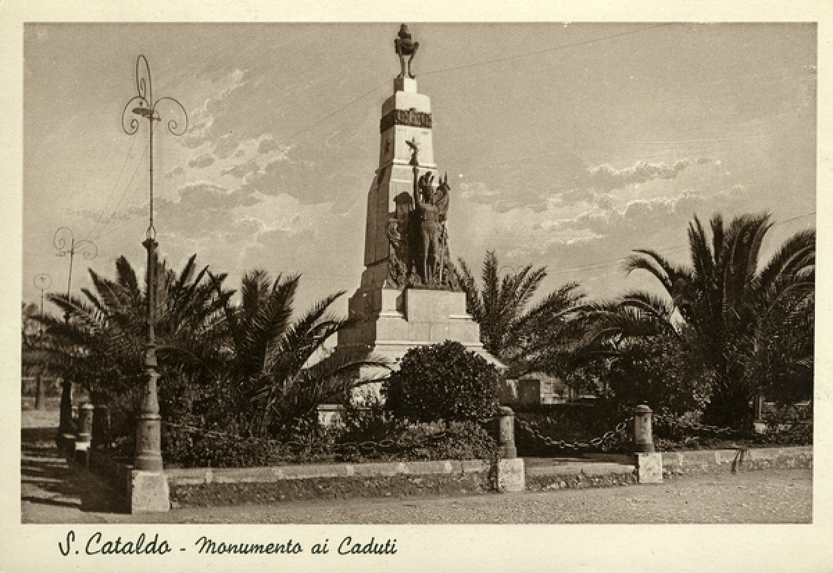 Monumento ai Caduti | Il cuore bronzeo di San Cataldo cela una storia che pochi conoscono - Foto: Jim Turner/Wikipedia