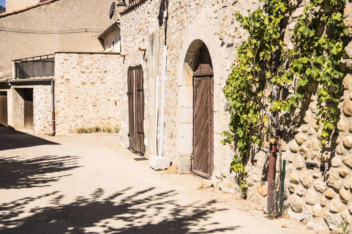 È uno dei borghi più piccoli della Sicilia | Lo trovi vicino Caltanissetta ed ha una storia incredibile da raccontare - Immagine di fantasia: kotkoa/freepik