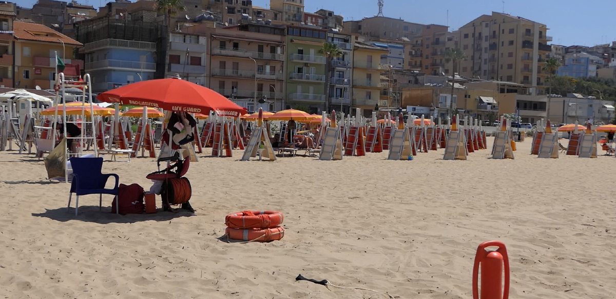 Stessa spiaggia, stesso mare, prezzi diversi -