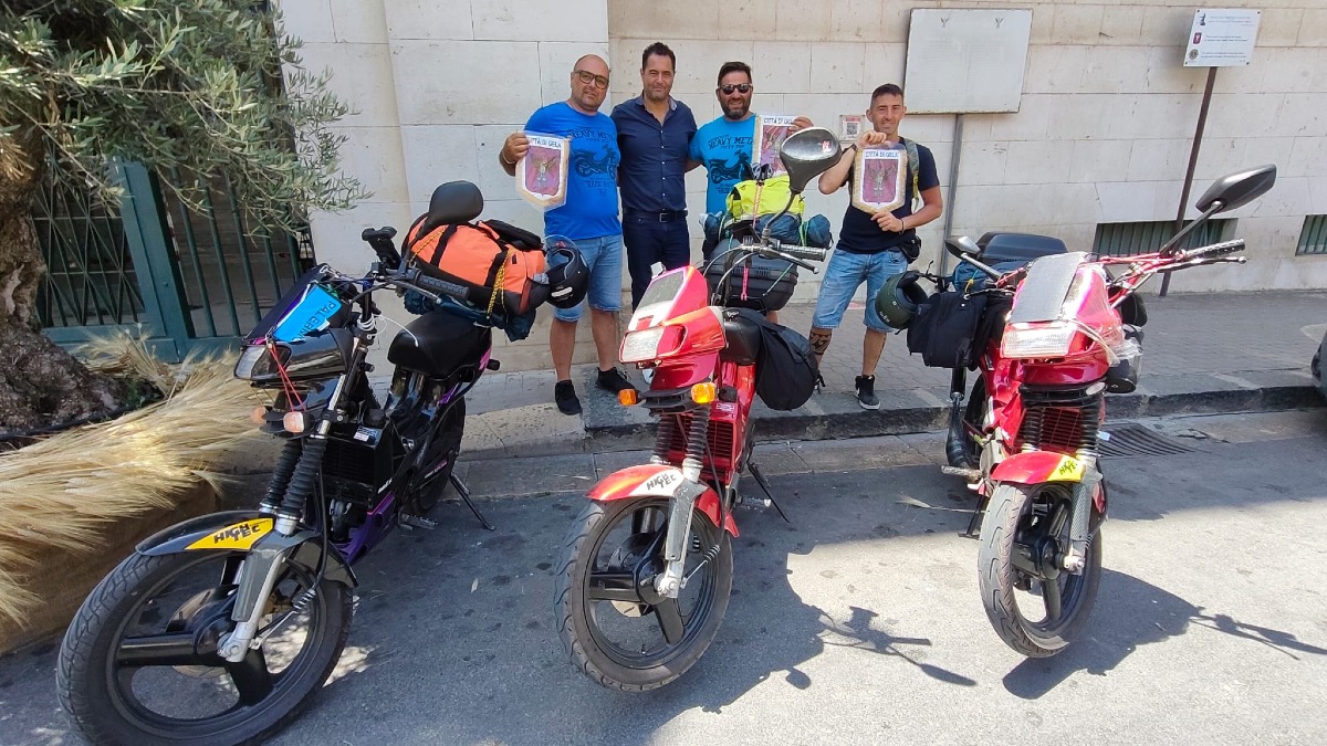 Moto, il tour siciliano dei “Fiftaioli d’Italia” fa tappa a Gela -