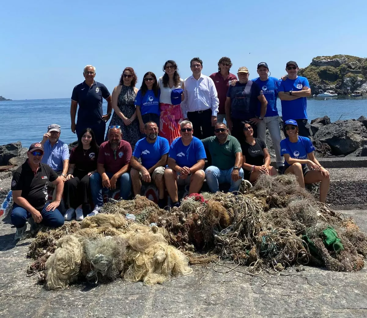 Dalle acque di Aci Castello rimossi oltre 600 metri di reti fantasma -