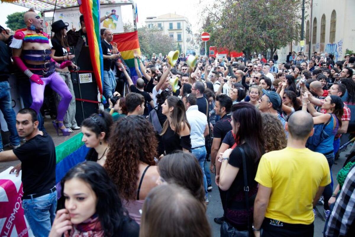Palermo pride, FdI “Libertà di espressione per tutti ma no offese” -