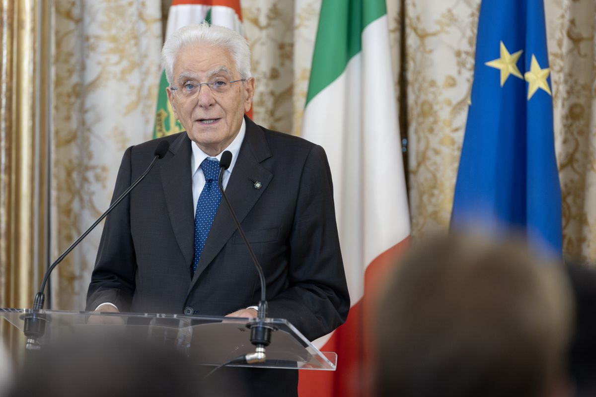 Carceri, Mattarella “Insostenibile il sovraffollamento, un’emergenza i suicidi” -