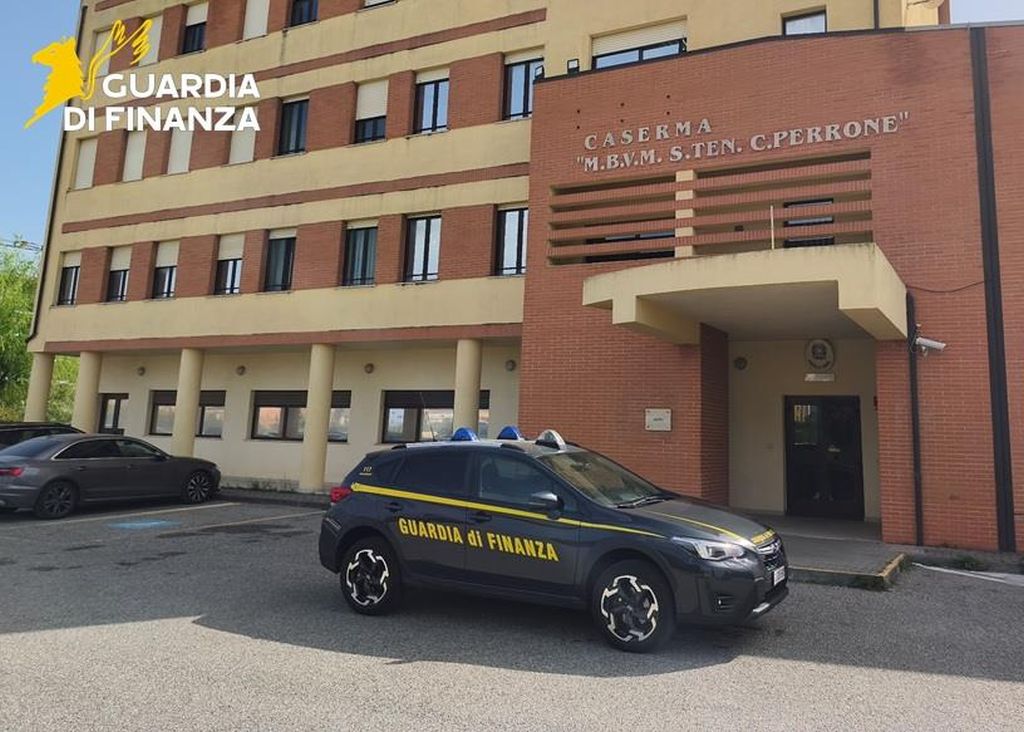 Truffa su erogazioni pubbliche, sequestro per 33 milioni a Cosenza - 