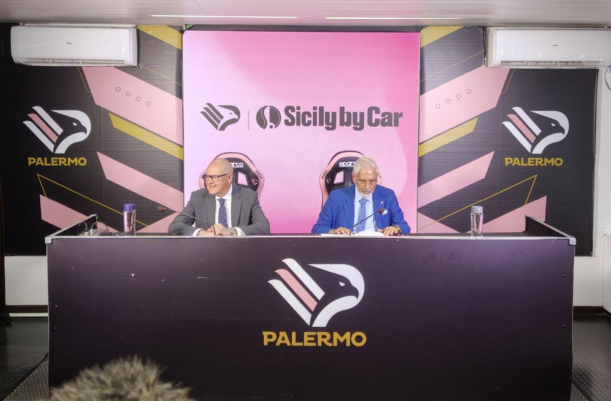 Sicily by Car nuovo main partner del Palermo, il logo sulla maglia rosanero -