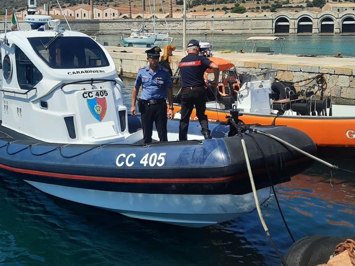 A Favignana i Carabinieri salvano quattro tartarughe in difficoltà -