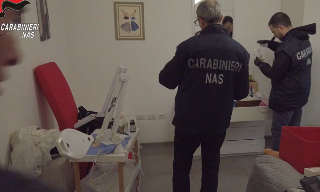 Praticava medicina estetica senza specializzazione, denunciata 42enne - 
