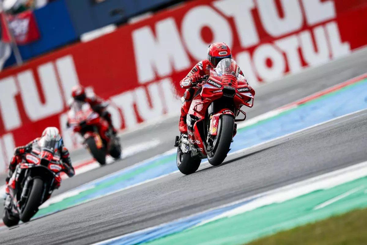 Marc Marquez vince ad Assen davanti a Bezzecchi e Bagnaia - 