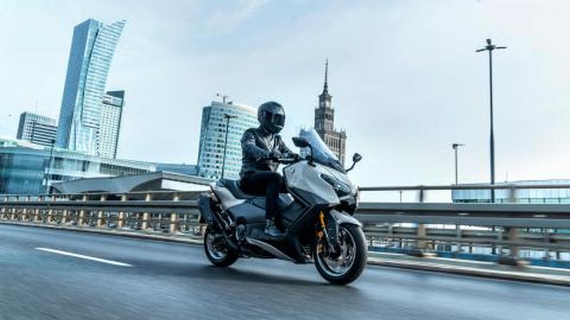 Arriva la versione 2025 di Yamaha TMAX e TMAX Tech MAX - 