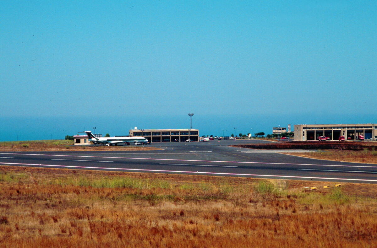Meteo avverso a Pantelleria, più di mille passeggeri bloccati in aeroporto - 