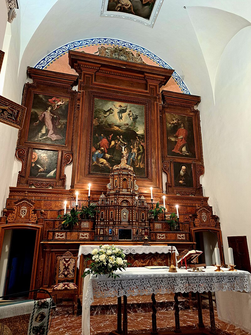 Interni della chiesa