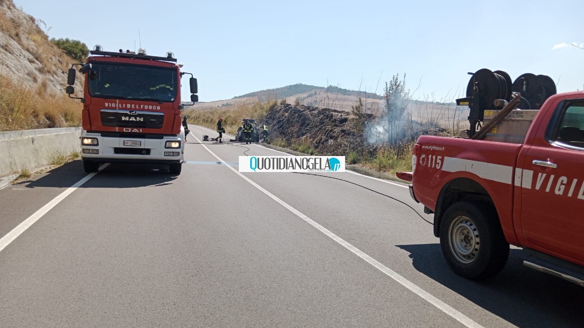 Auto in fiamme sulla Gela-Catania, tanta paura per due giovani gelesi -