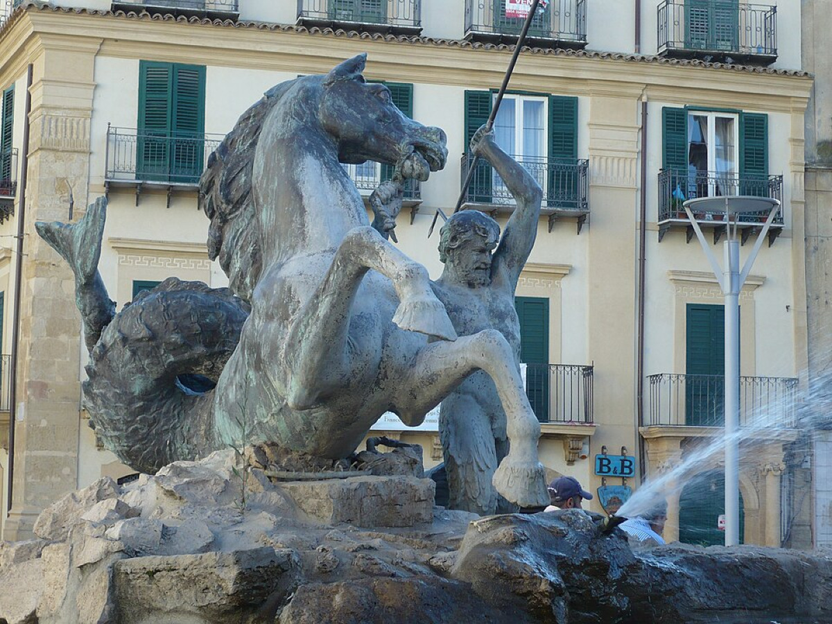 Un monumento che ha tanto da raccontare: la straordinaria storia della fontana nissena - Foto: OppidumNissenae/Wikipedia
