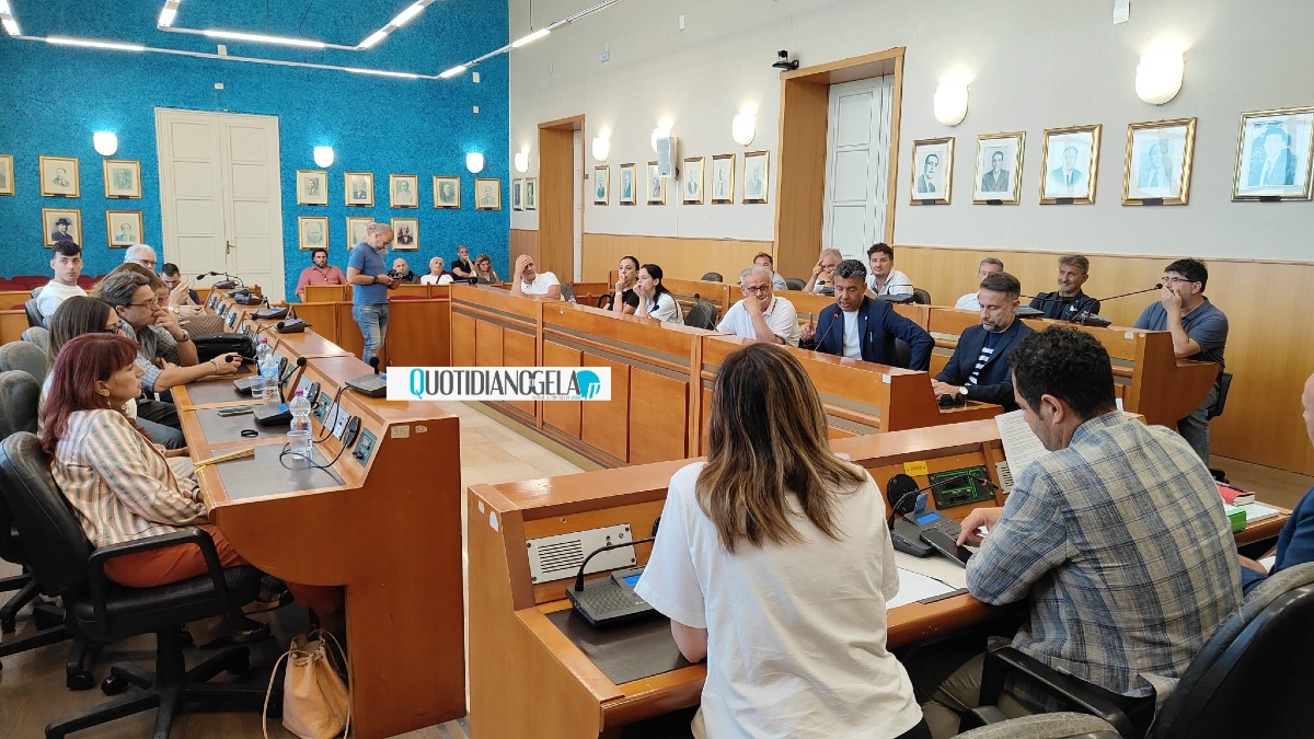 Tagli ospedalieri, "giunta e consiglio convocati davanti alla Regione": "Chiederemo di incontrare Schifani"  - Il dibattito di oggi in consiglio comunale 