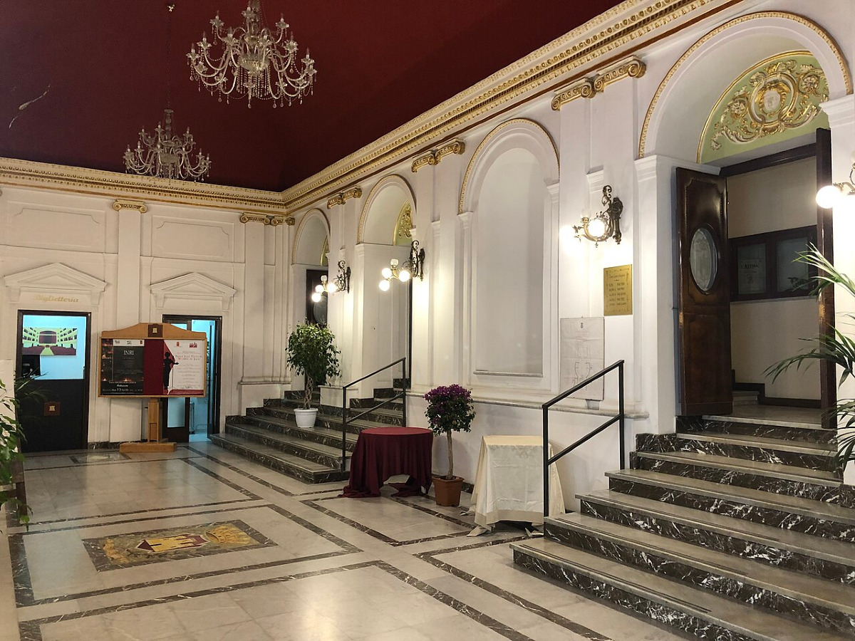 Tra stucchi, restauri e storie incredibili, il gioiello ottocentesco nel cuore di Caltanisetta - Foto: OppidumNissenae/Wikipedia