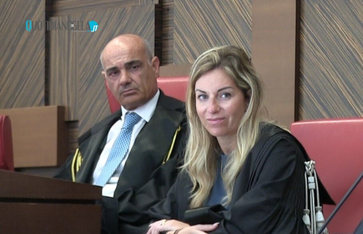 Il giudice Martina Scuderoni lascia il tribunale: "Va via un magistrato pienamente formato" - Il giudice Scuderoni insieme al presidente Riggio