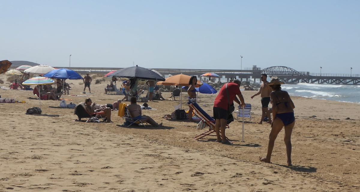 Bon ton in spiaggia , il decalogo del codacons -