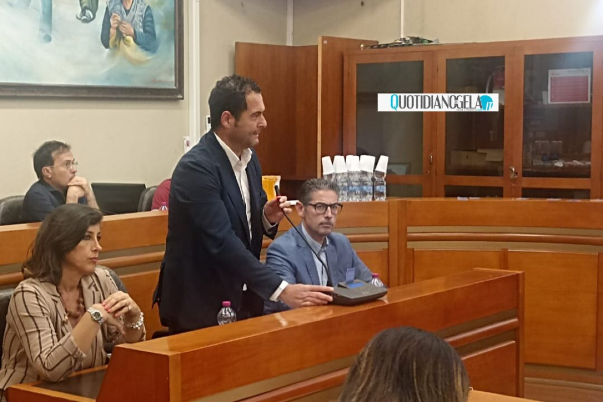 Bilancio, nuova verifica in giunta: adottato il piano triennale delle opere pubbliche - Di Stefano insieme agli assessori Morselli e Di Dio e al segretario Curaba