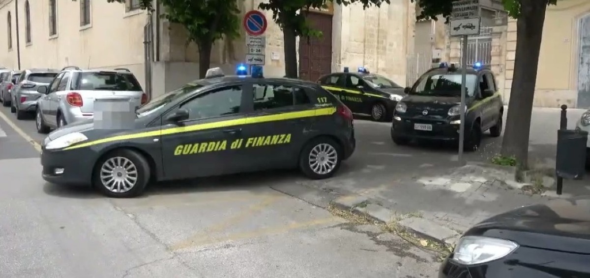 Droga in auto, donna lascia il carcere: riesame dispone i domiciliari - 