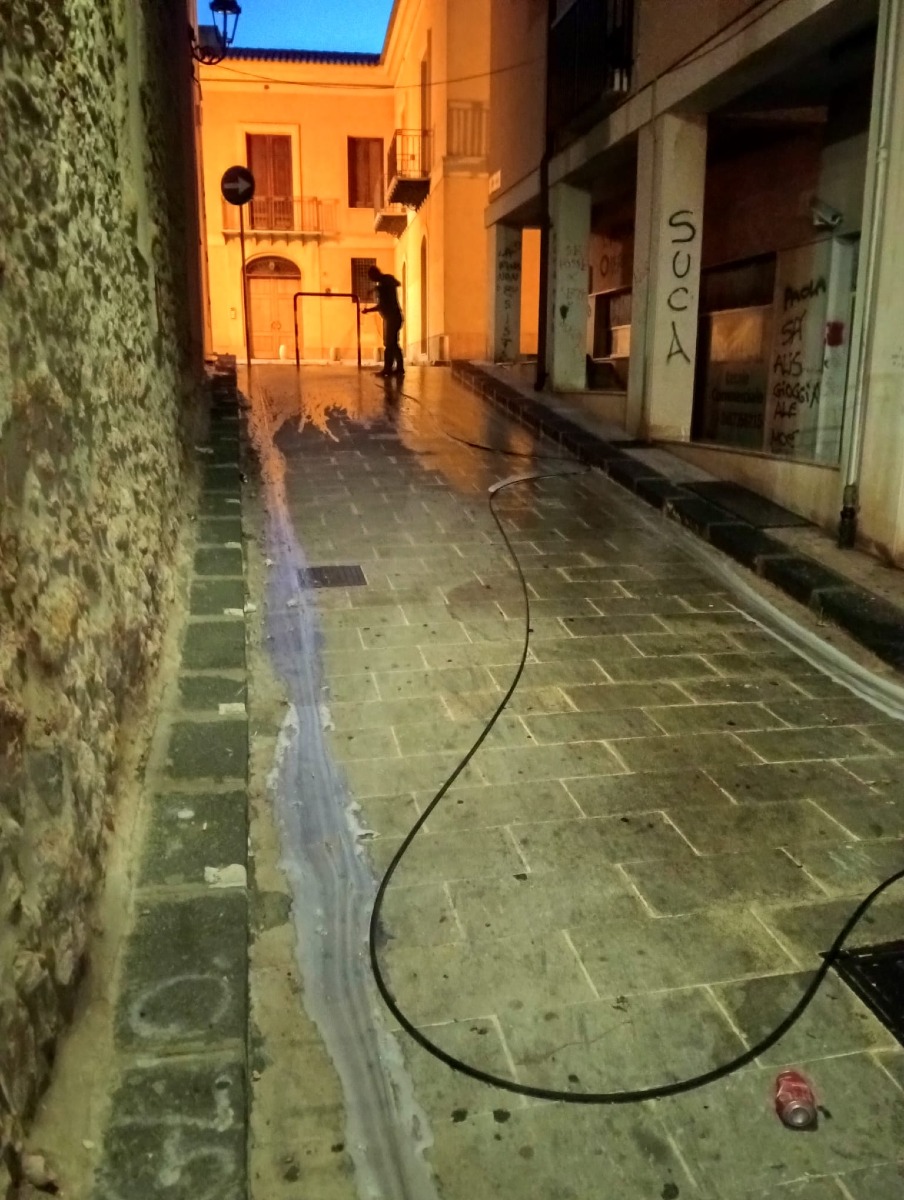 Via Morso, ripulita in meno di 24 ore,tempestivo l’intervento degli operatori della SRR Impianti - 