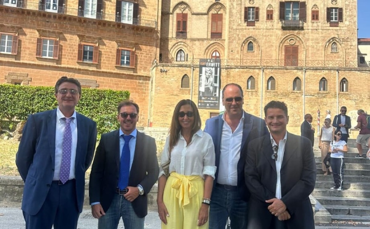 Protesta contro i tagli ospedalieri, Cascio: "Nostra commissione sempre attiva, deputati tutelino il diritto alla salute" - Floriana Cascio insieme ai consiglieri di "Una Buona Idea"