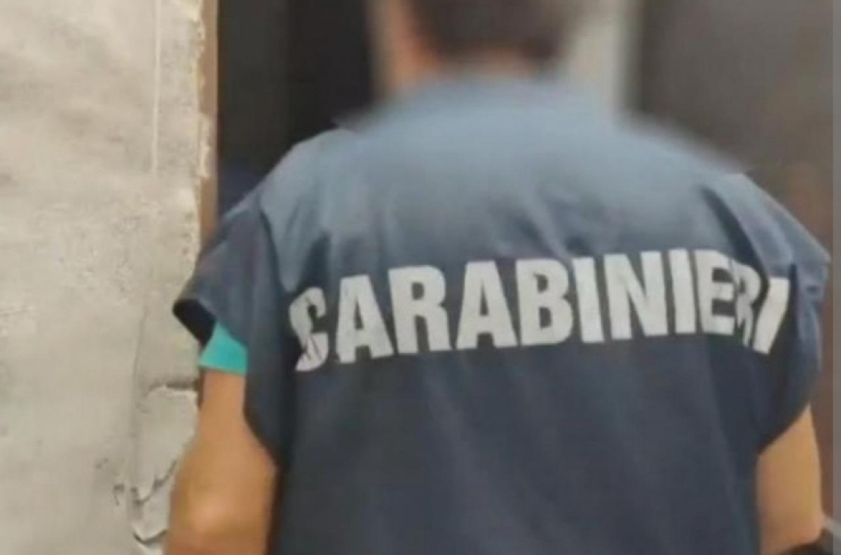 Controlli in città, irregolarità in un'attività commerciale: disposta chiusura  - 