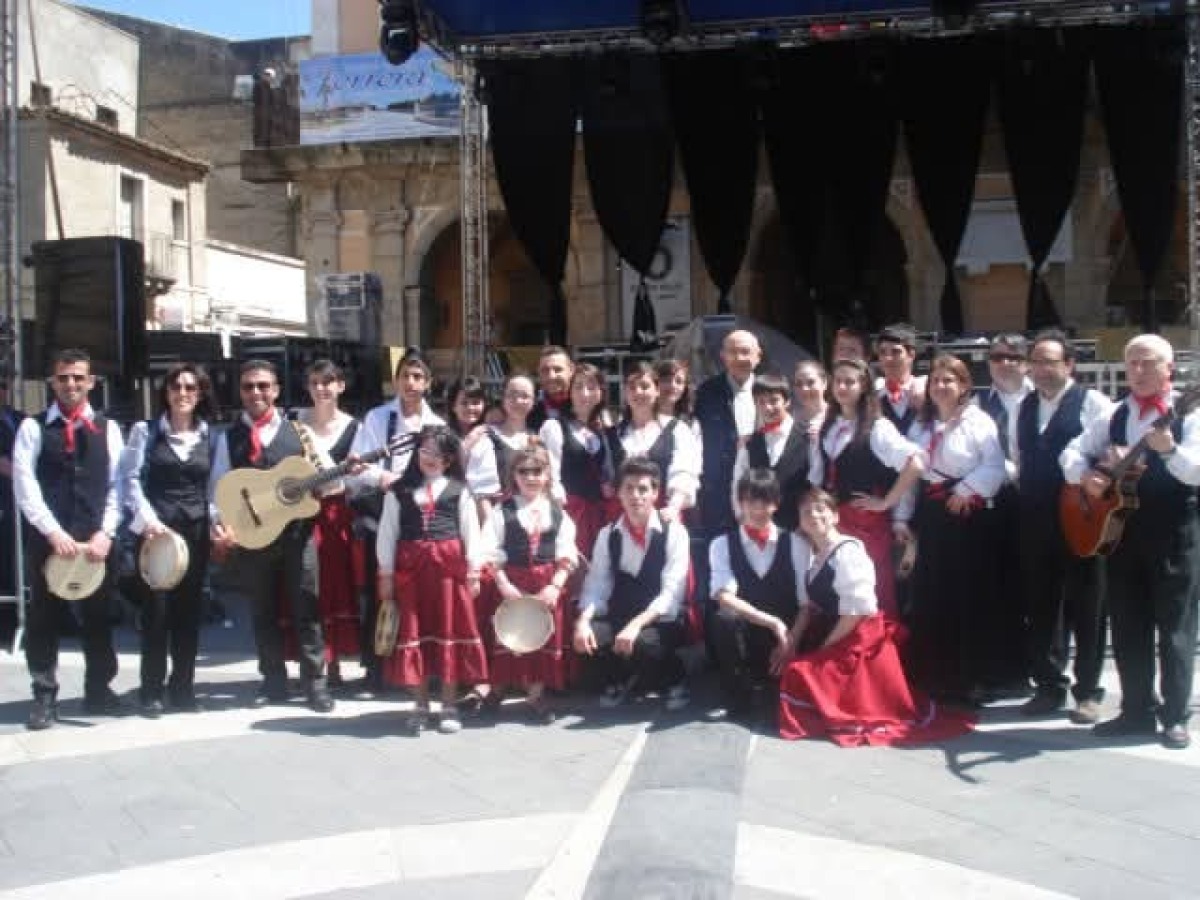 “Sicilia, tra cunta e canti” e, stasera, il lirico strumentale: emozioni in musica alle Mura Federiciane - 