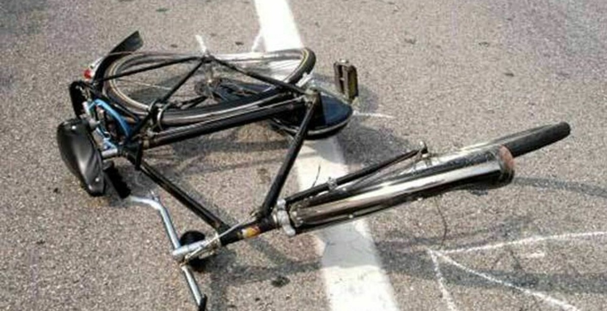 Sbatte contro il manubrio della bici, lesioni allo stomaco per un bambino: trasferito d'urgenza a Caltanissetta -