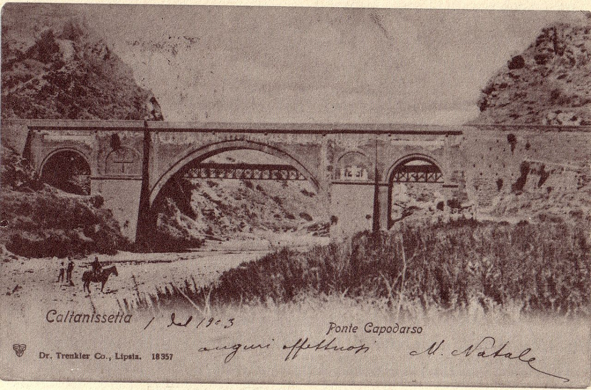 Il colosso di pietra tra Caltanissetta ed Enna che dal 1553 sfida il tempo - Foto: Dr. Trenkler Co., Lipsia. Collezioni: Di V. Di Maria e A. Oliveri /Wikipedia