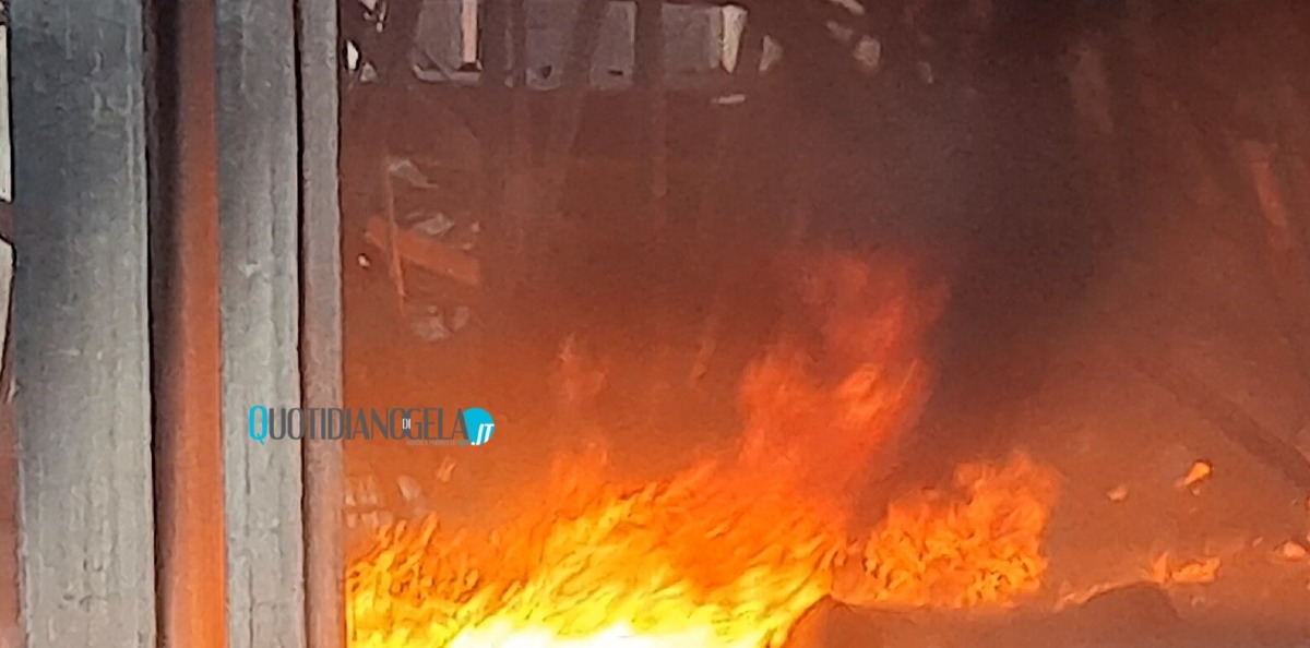 Rogo in un'area a servizio di un'azienda locale, aperta un'indagine -