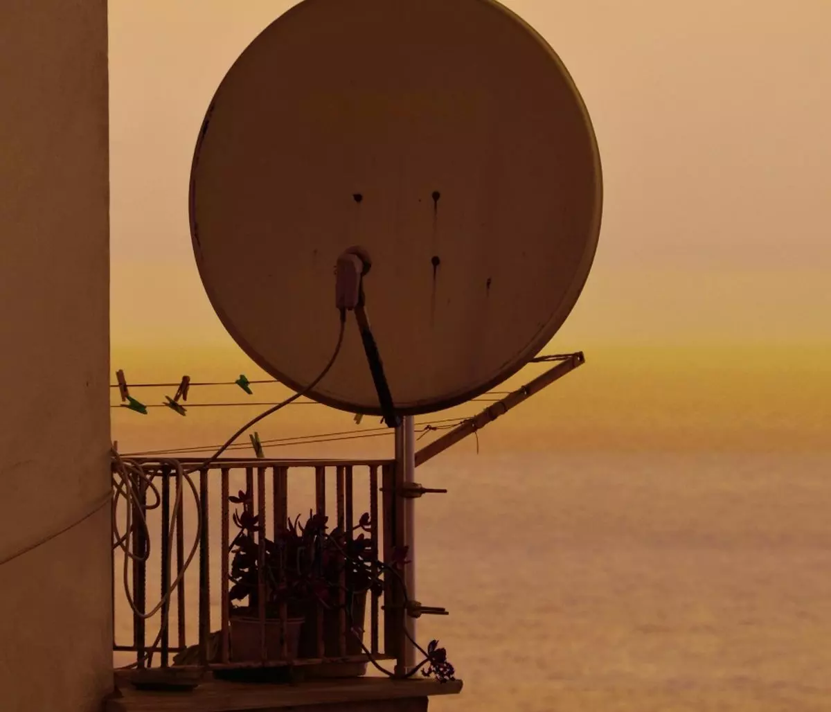 Tv in vacanza, il digitale cede il passo al satellite se segnale debole -
