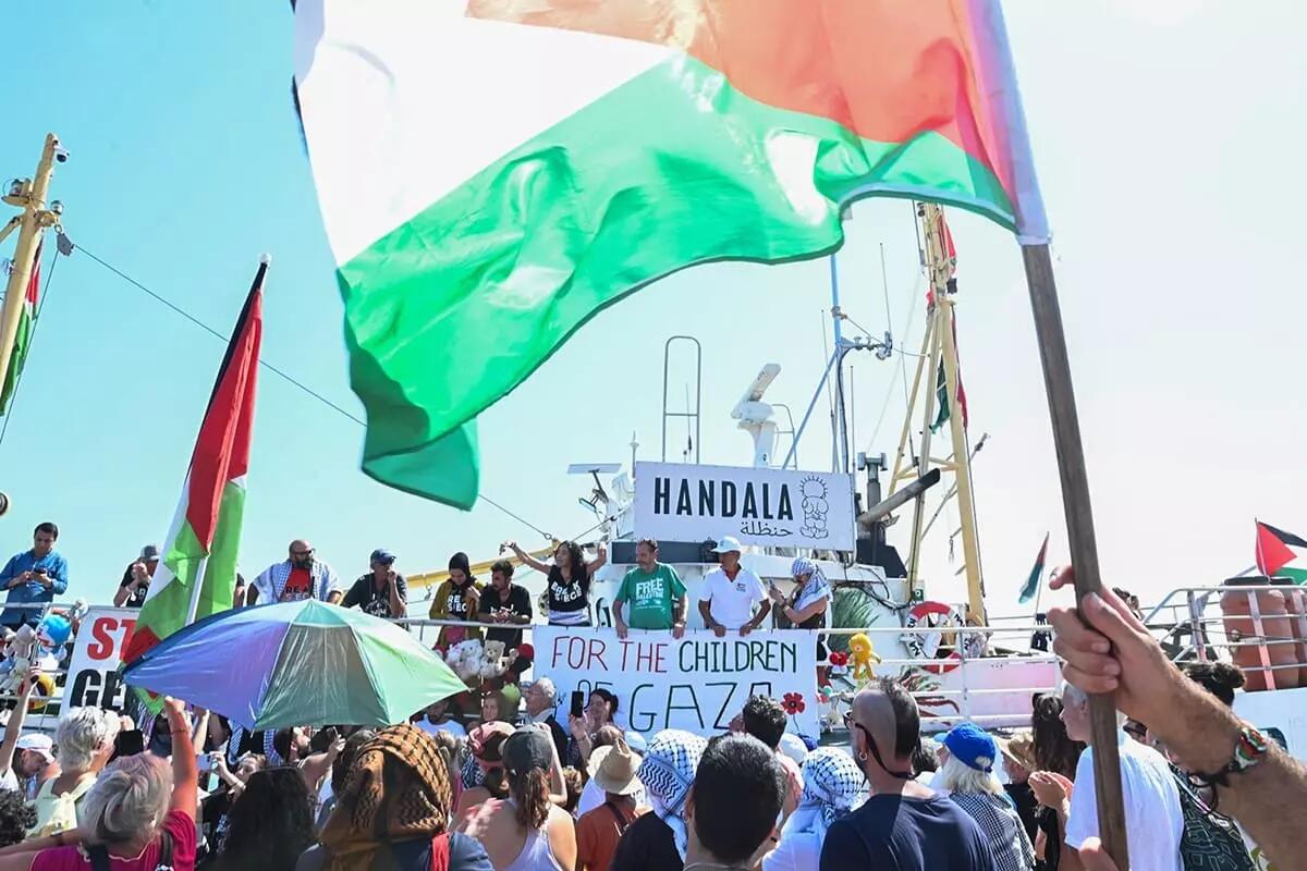 Rientrato in Italia da Tel Aviv l’attivista messinese Antonio Mazzeo, era a bordo della nave Handala - 